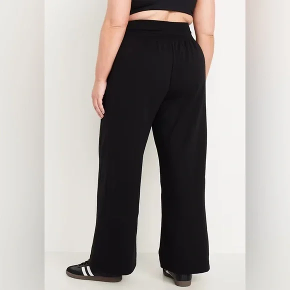 Old Navy Extra High-Waisted Dynamic Fleece Wide-Leg Sweatpants, NWOT - Picture 2 of 5